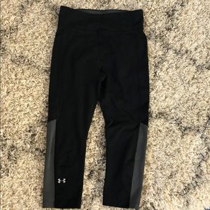 Black athletic leggings with gray design